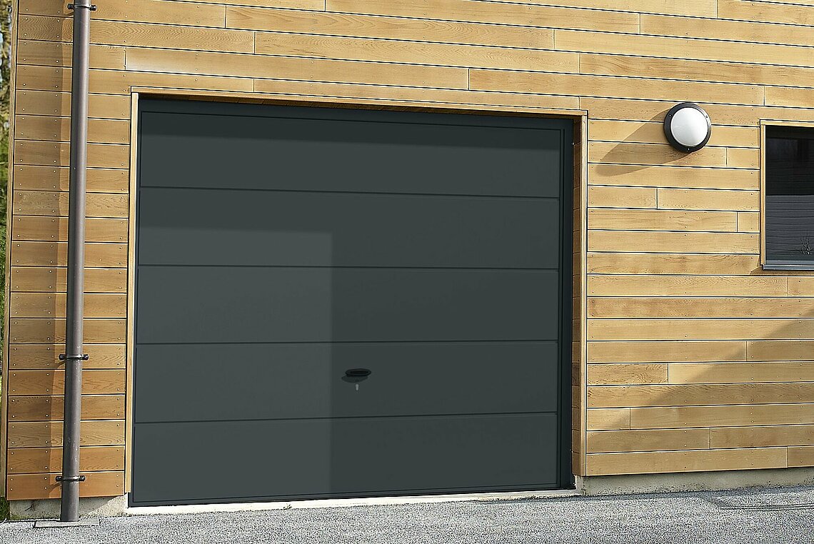 Opter pour une porte de garage électrique : confort, esthétique et sécurité